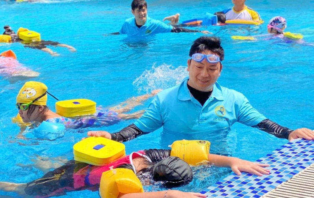 Đội ngũ giảng viên dạy bơi tại Học Bơi Sài Gòn