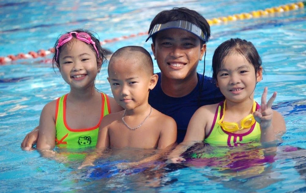 Khóa học bơi trẻ em từ 6-9 tuổi