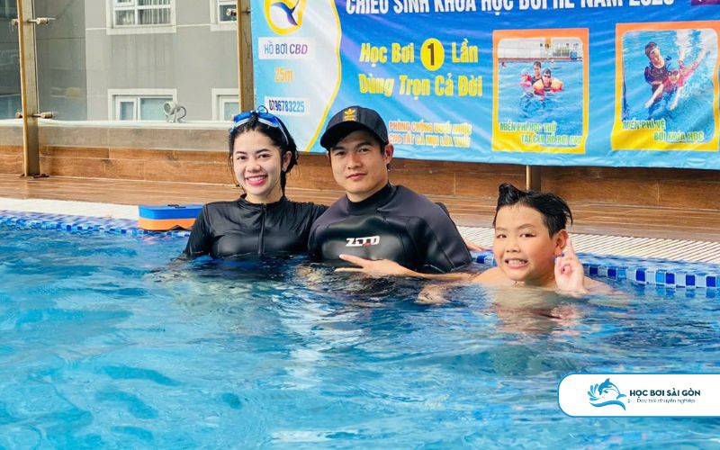 Những lợi ích không thể bỏ qua khi nữ học bơi