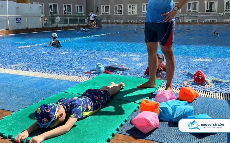Huấn Luyện Viên Chỉnh Sửa Động Tác