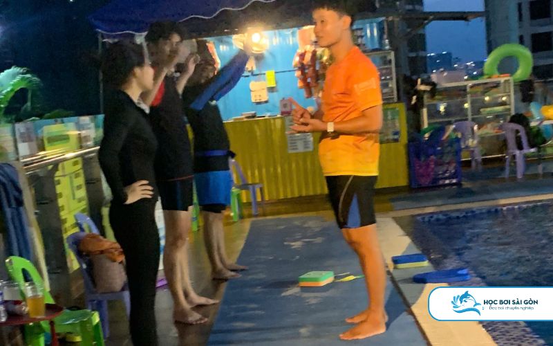Huấn Luyện Viên Tận Tâm Từ Học Bơi Sài Gòn